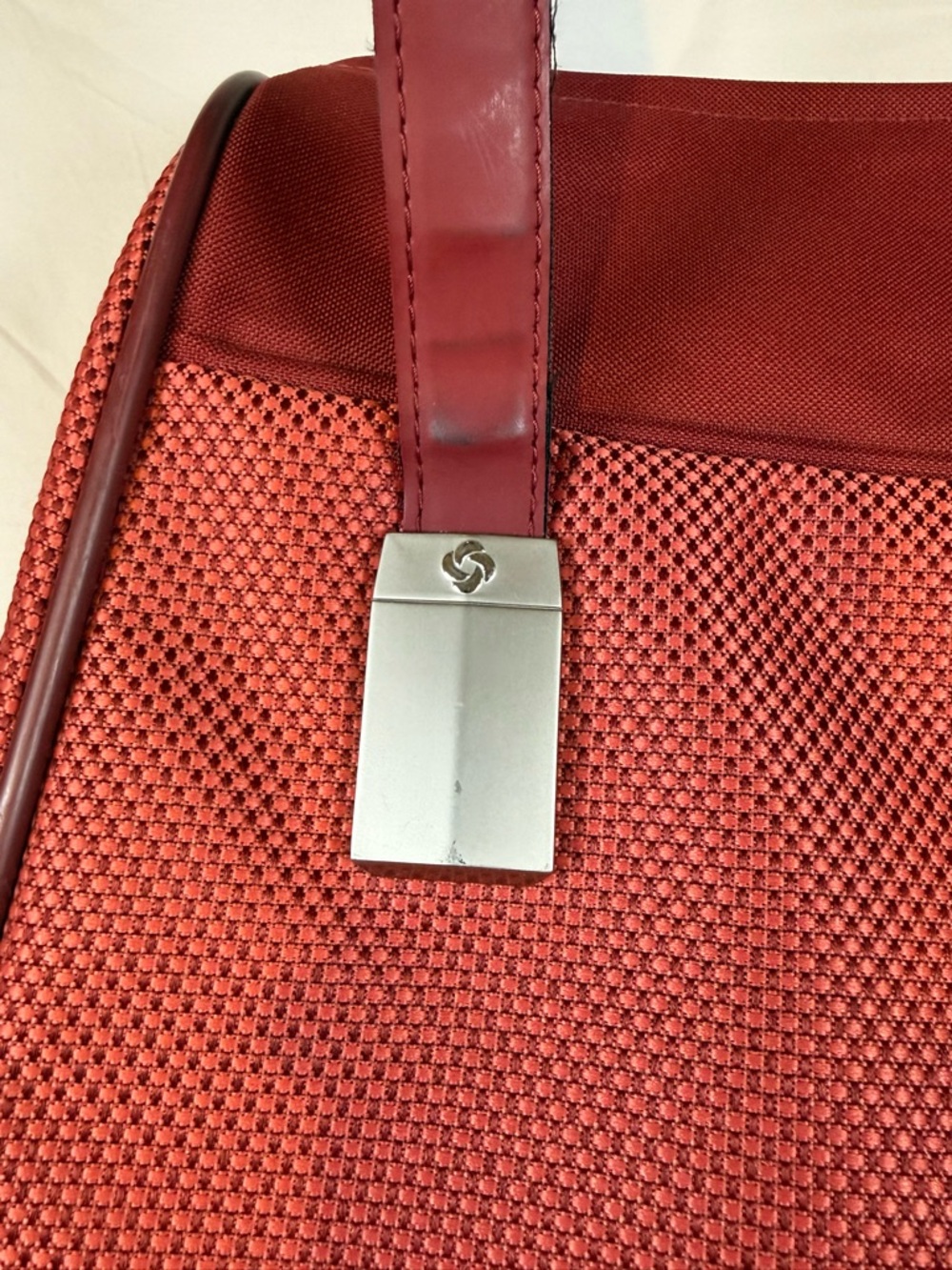 Samsonite - Red Weekender Carry-On - Picture 4 of 11